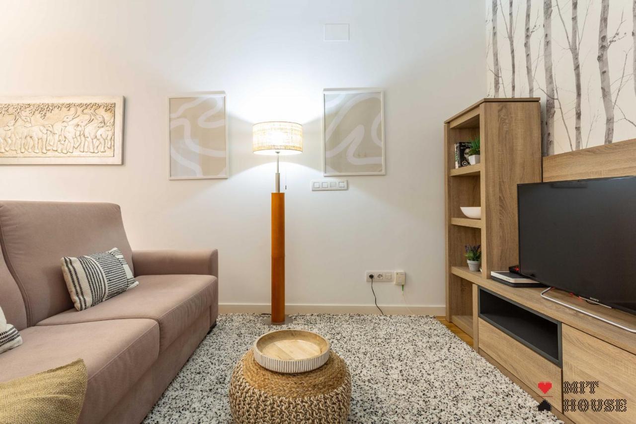 Mit House Ayala En Madrid Leilighet Eksteriør bilde